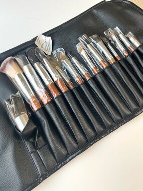 VANITY PLANET Makeup Brush Palette Set with Leather Case NWT, 15 BRUSHES